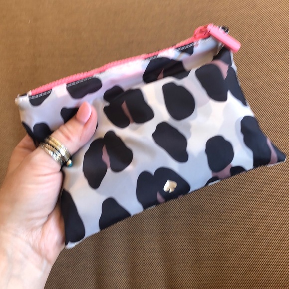 kate spade Accessories - KATE SPADE Shopping tote, foldable, with pouch.NEW